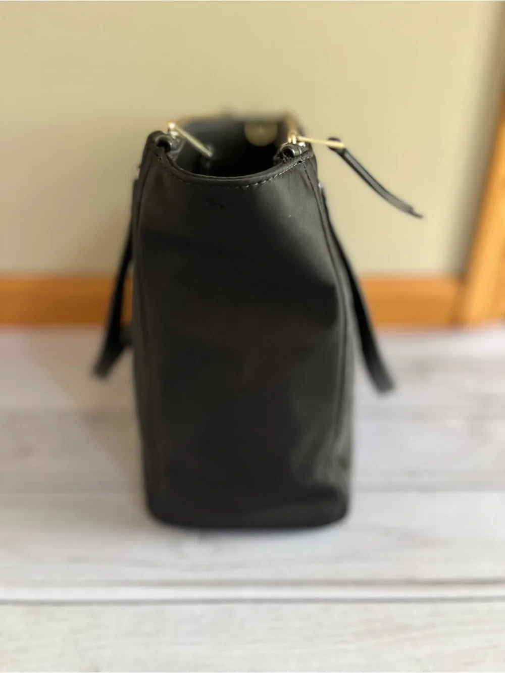 Kate Spade New York black Dawn classic durable nylon shoulder handbag purse.